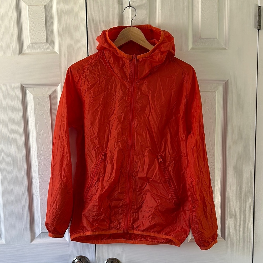H&M Unisex Packable Windbreaker in Red (Hooded)